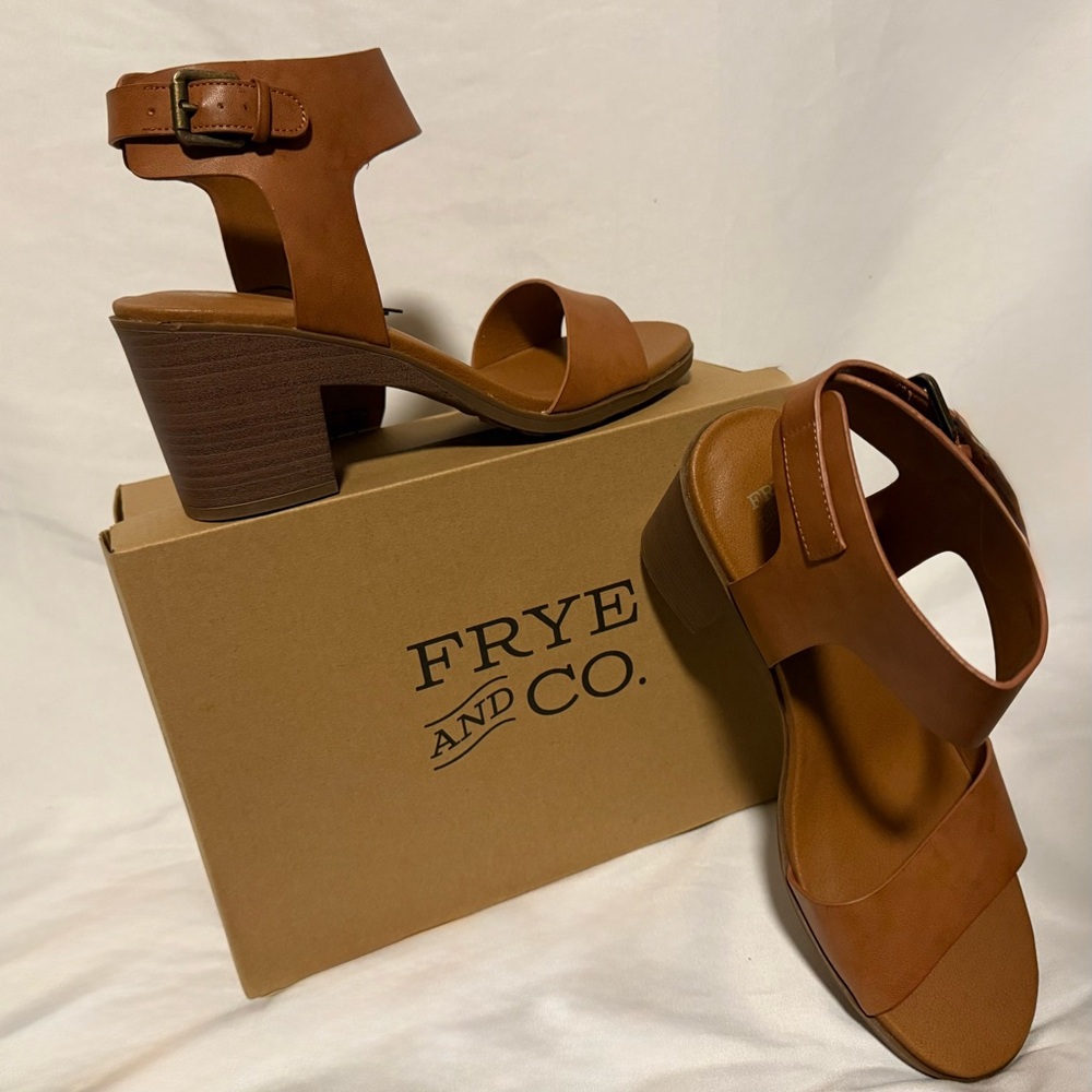 FRYE AND CO. Women's Tan Leather Block Heel Sandals NWT